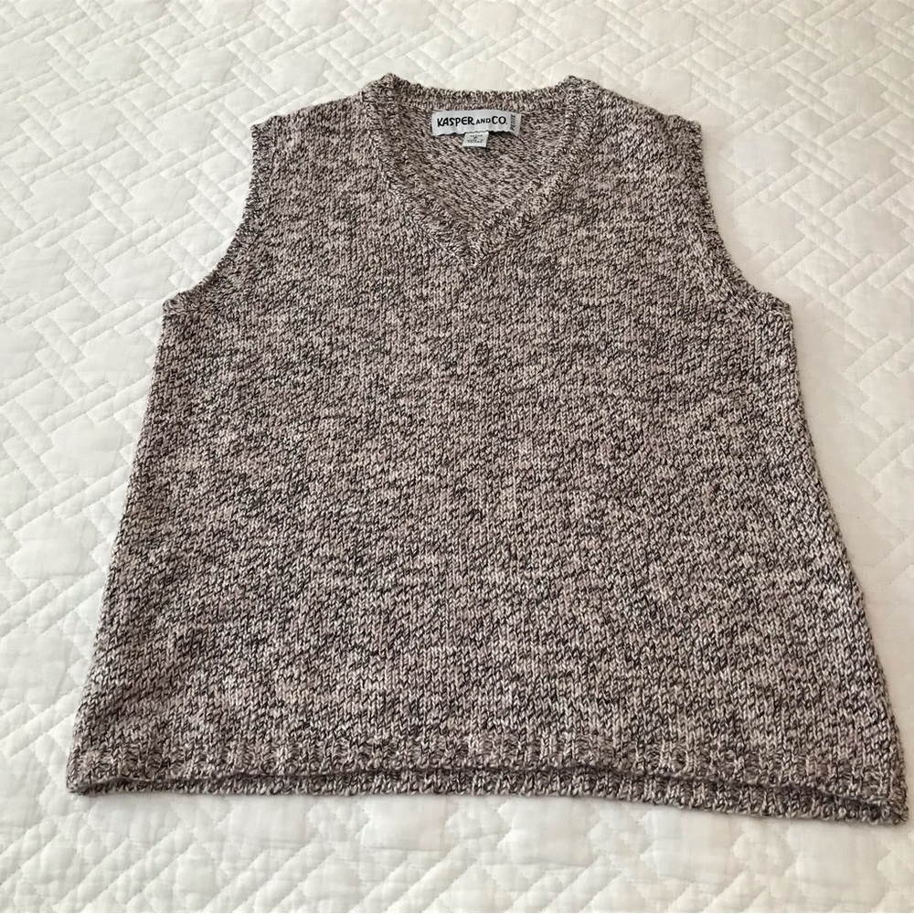 Kasper & Co Gray Pink White Knit Petite Sleeveless Sweater Vest Size P/P